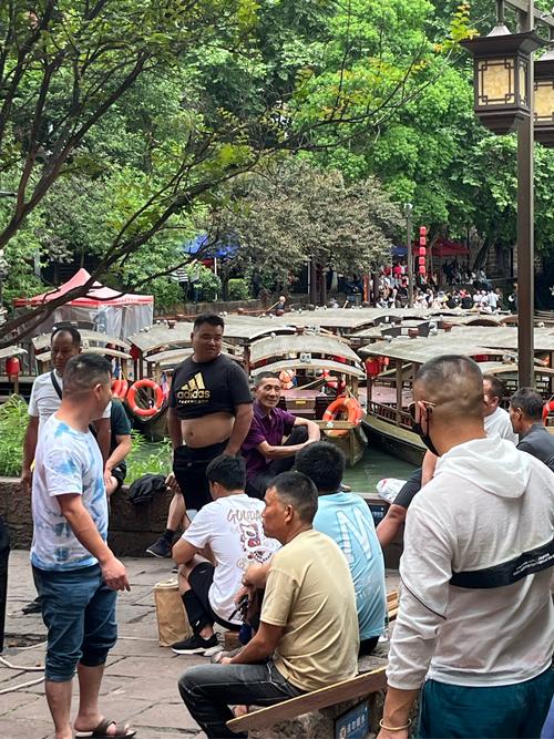 2025澳门全年資料免費大全和凤凰古城百人抢鸭子与凤凰古城百人抢鸭子是真的吗