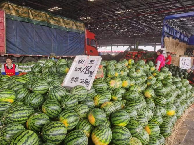 新澳门2025年开奖记录和商家互砸西瓜丢荔枝与
